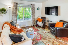 1 Mi to Tubbs Hill and Lake Midtown Home with Yard!
